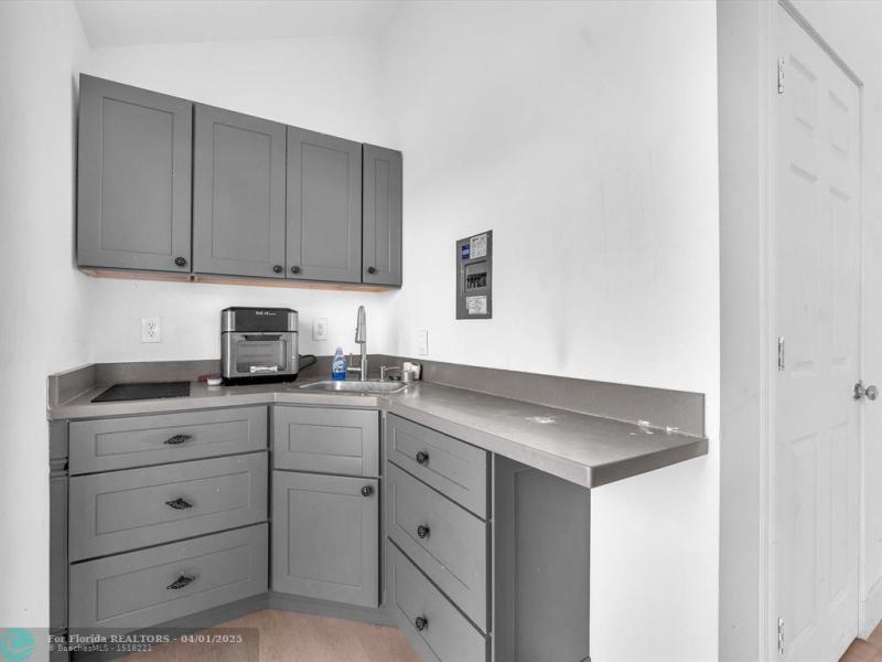  Single Family Homes Photo 19: 4391 NW 51st St  Coconut Creek,  FL 33073