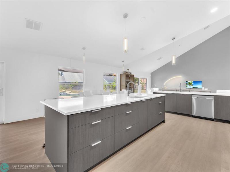  Single Family Homes Photo 5: 4391 NW 51st St  Coconut Creek,  FL 33073