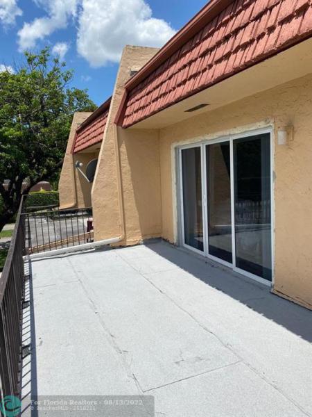  Condo & Townhome Photos