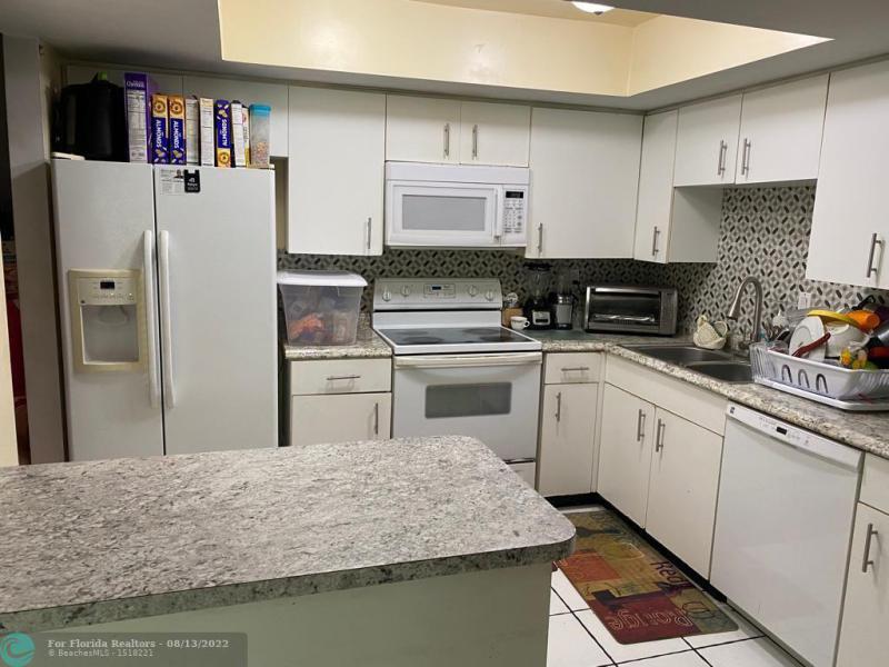  Condo & Townhome Photos