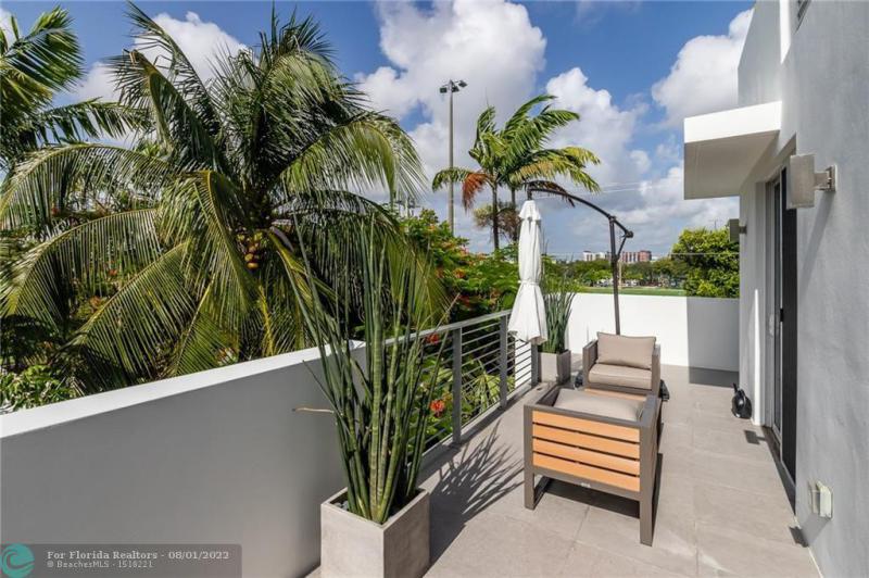  Condo & Townhome Photos