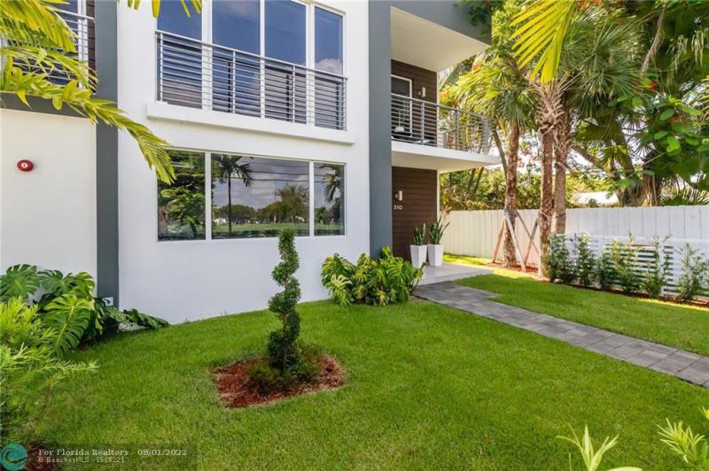  Condo & Townhome Photos