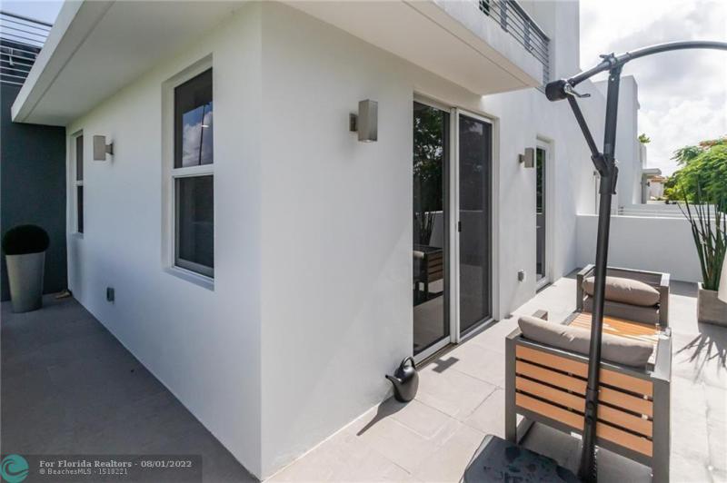  Condo & Townhome Photos