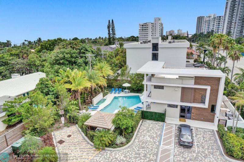  Condo & Townhome Photos