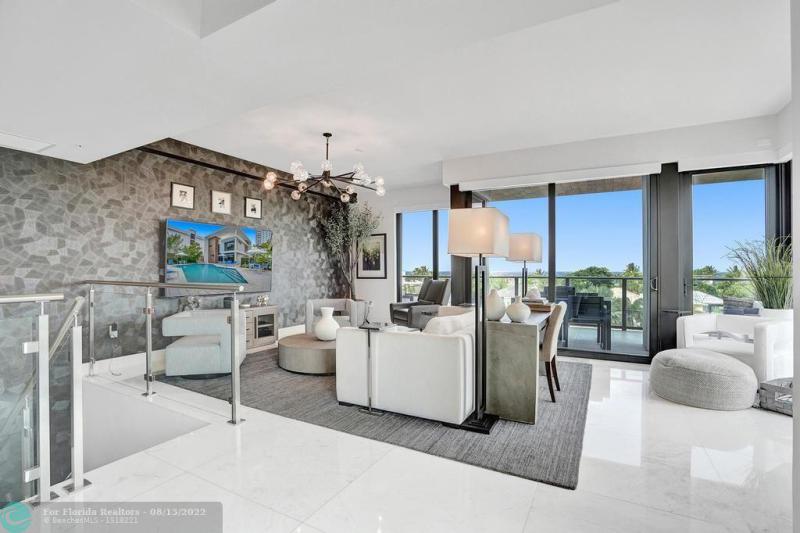  Condo & Townhome Photos