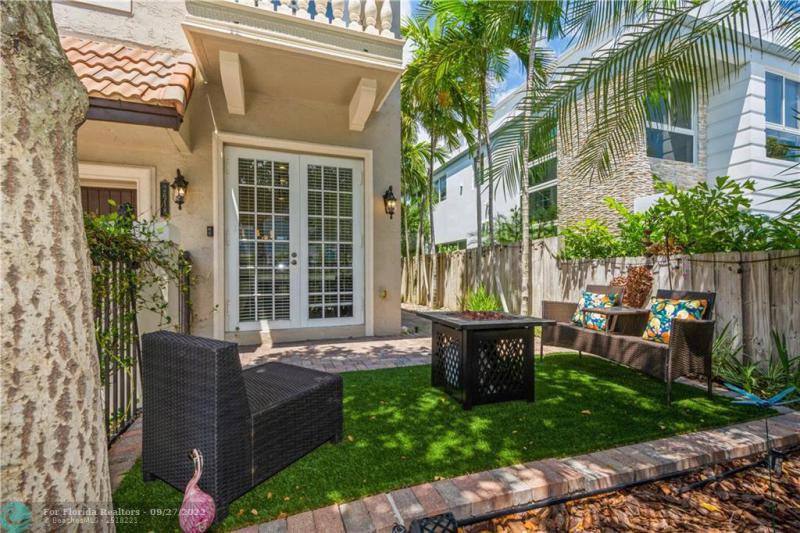  Condo & Townhome Photos