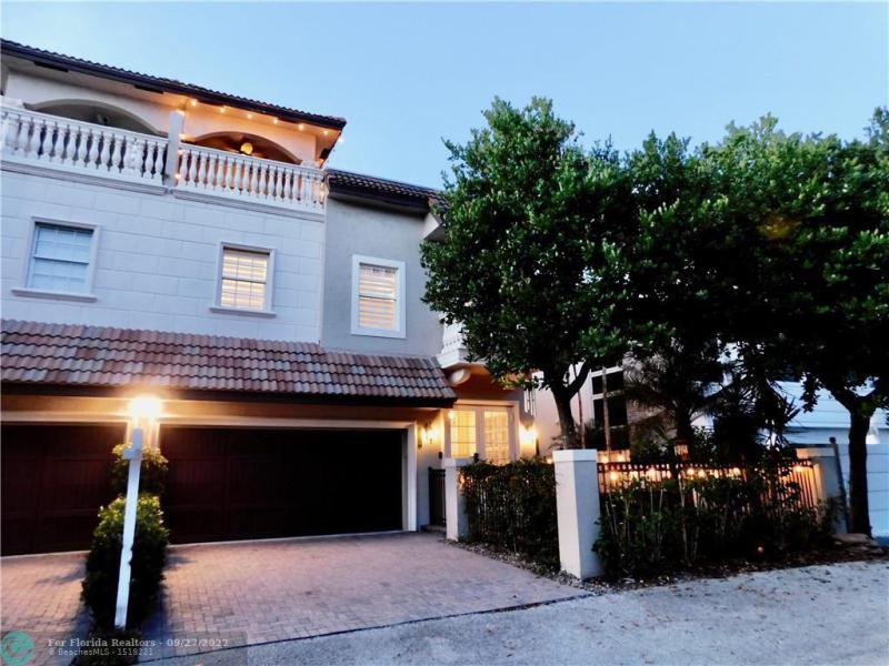  Condo & Townhome Photos