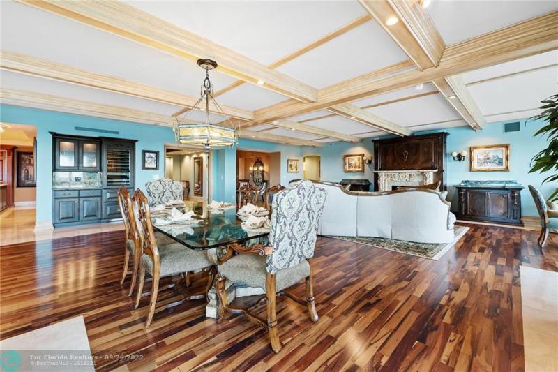 Condo & Townhome Photos