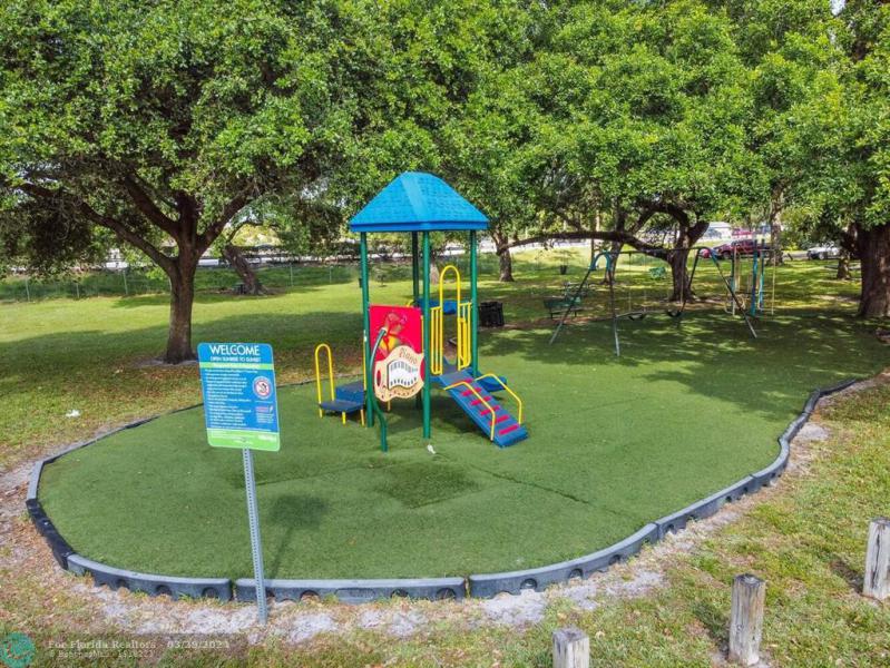  Single Family Homes Photo 12: 6170 Garfield St  Hollywood,  FL 33024