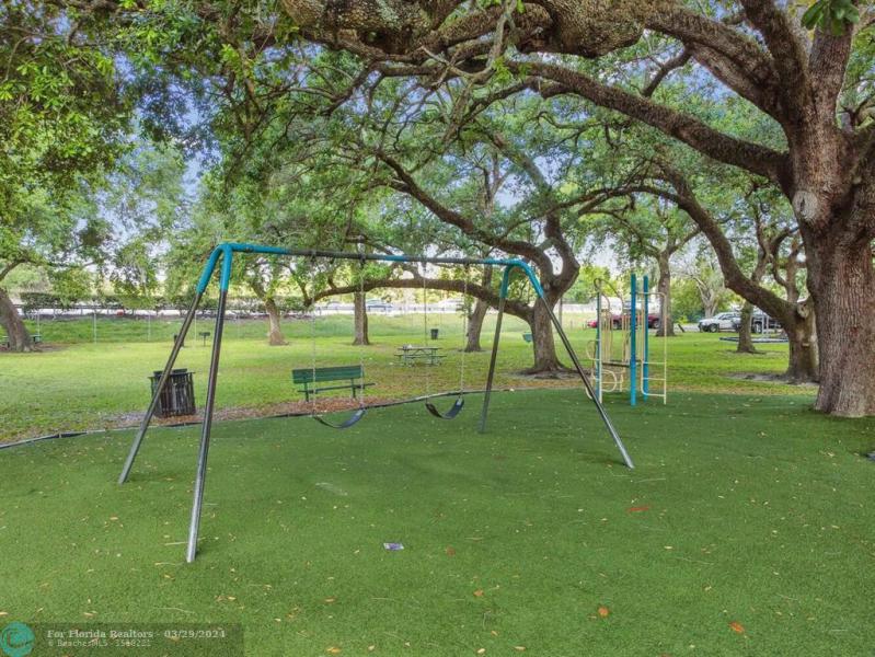  Single Family Homes Photo 14: 6170 Garfield St  Hollywood,  FL 33024