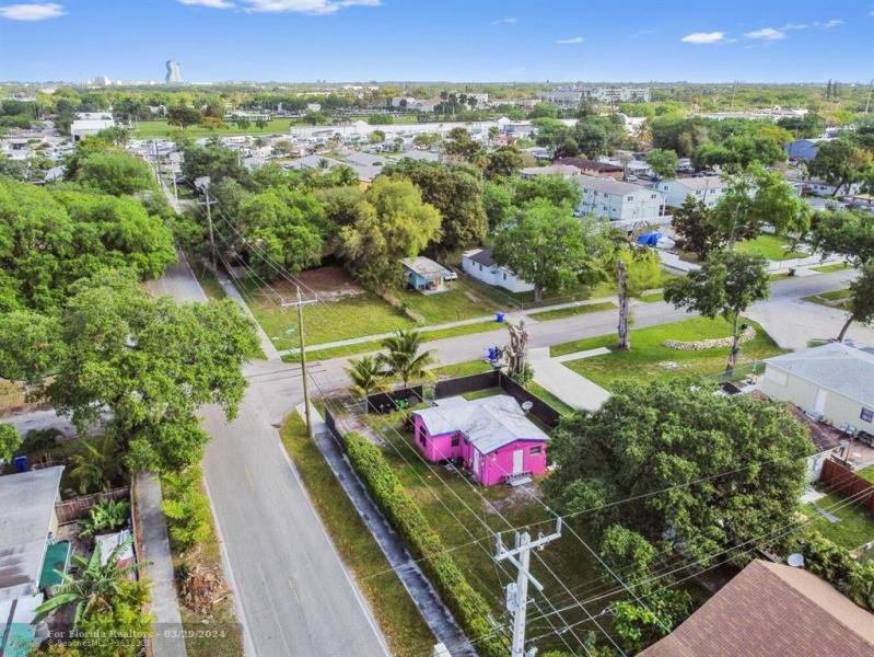  Single Family Homes Photo 2: 6170 Garfield St  Hollywood,  FL 33024