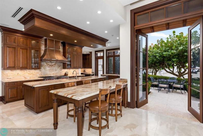  Single Family Homes Photo 15: 632 2ND KEY DR  Fort Lauderdale,  FL 33304