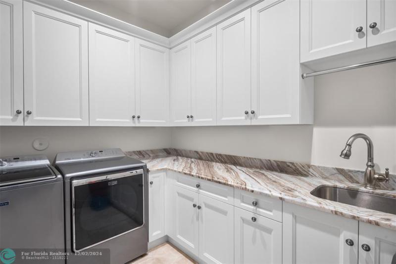  Single Family Homes Photo 29: 632 2ND KEY DR  Fort Lauderdale,  FL 33304