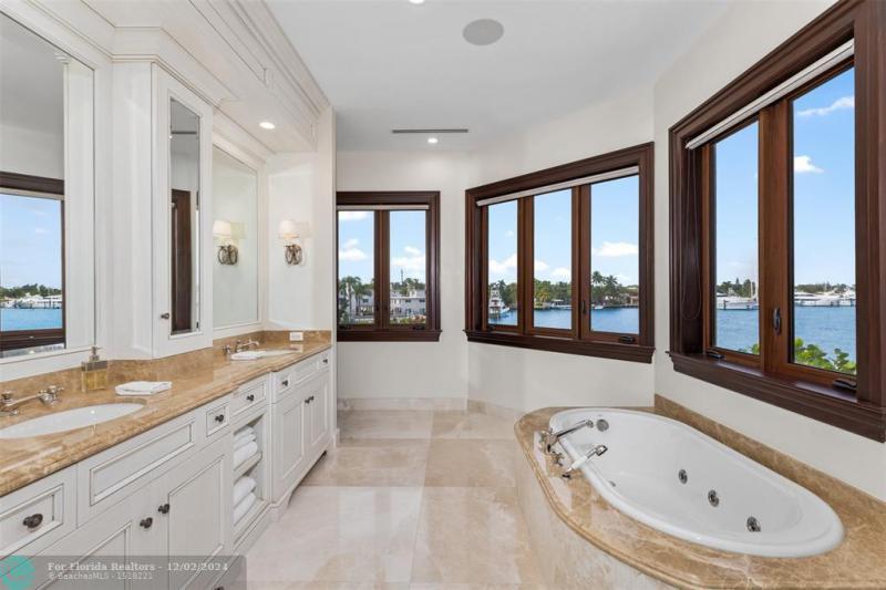  Single Family Homes Photo 35: 632 2ND KEY DR  Fort Lauderdale,  FL 33304