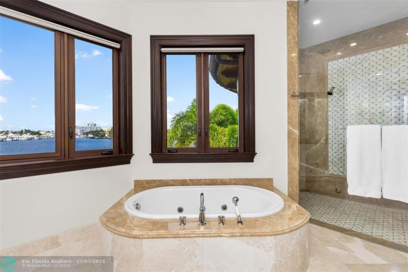  Single Family Homes Photo 37: 632 2ND KEY DR  Fort Lauderdale,  FL 33304