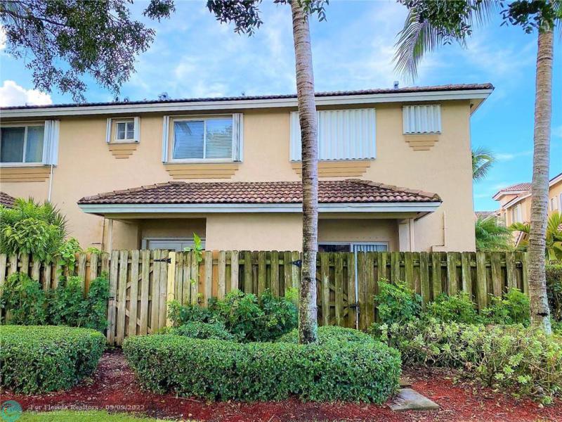  Condo & Townhome Photos