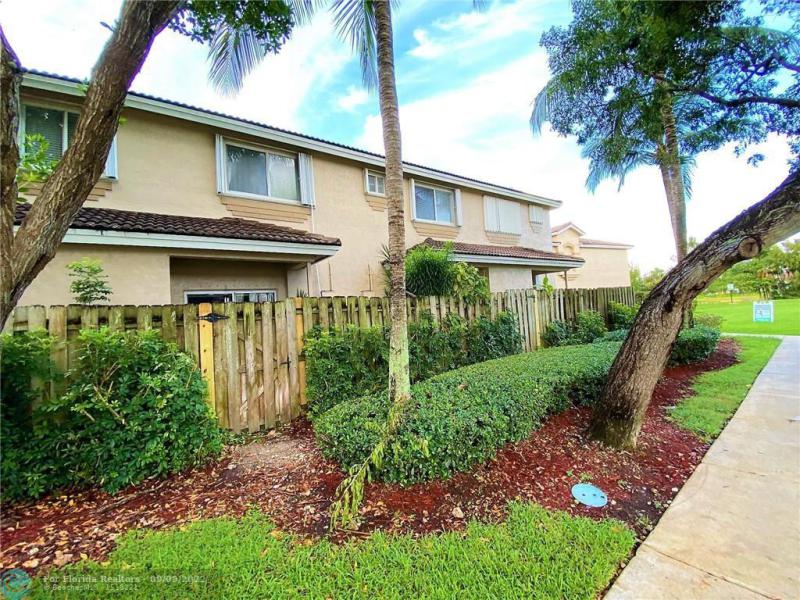 Condo & Townhome Photos