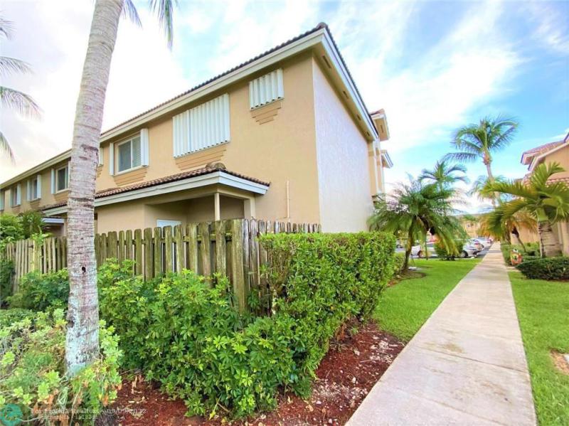  Condo & Townhome Photos
