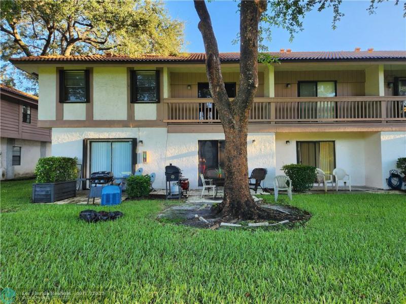  Condo & Townhome Photos
