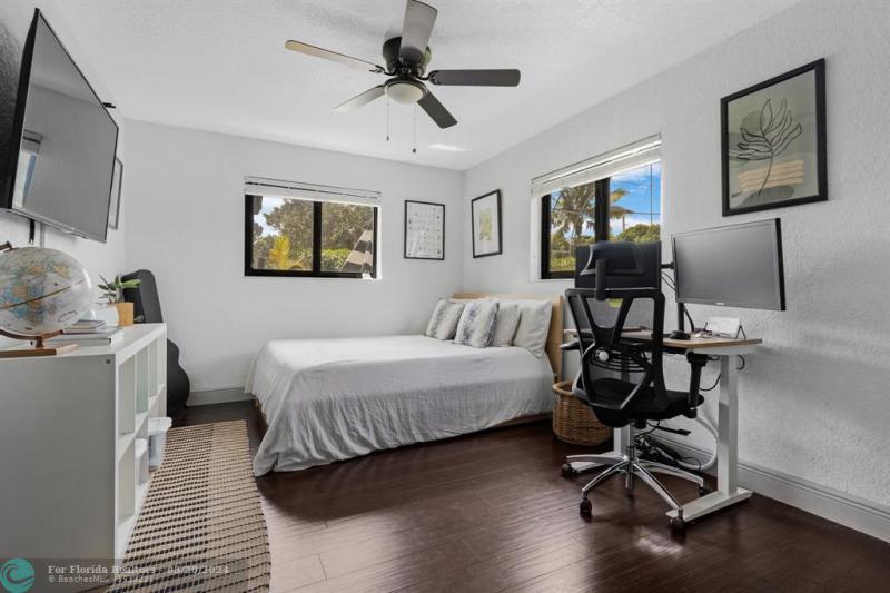  Single Family Homes Photo 13: 4010 NW 8th Ter  Fort Lauderdale,  FL 33309