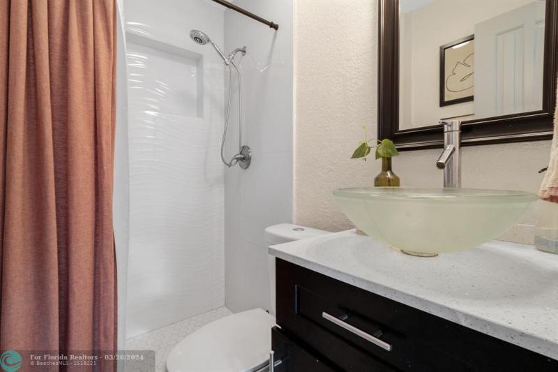  Single Family Homes Photo 14: 4010 NW 8th Ter  Fort Lauderdale,  FL 33309