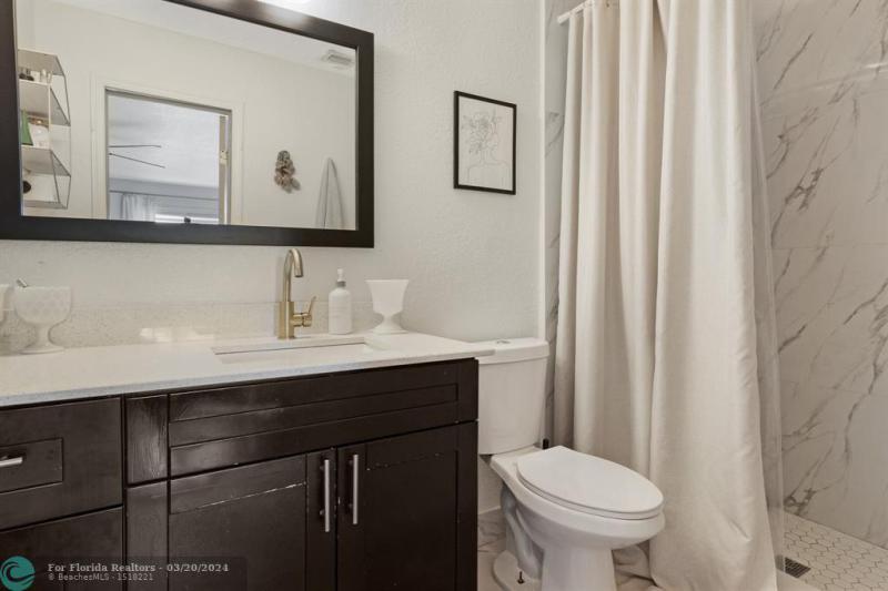  Single Family Homes Photo 22: 4010 NW 8th Ter  Fort Lauderdale,  FL 33309