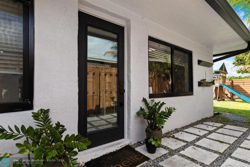  Single Family Homes Photo 23: 4010 NW 8th Ter  Fort Lauderdale,  FL 33309