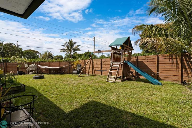  Single Family Homes Photo 24: 4010 NW 8th Ter  Fort Lauderdale,  FL 33309