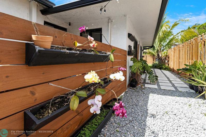  Single Family Homes Photo 29: 4010 NW 8th Ter  Fort Lauderdale,  FL 33309