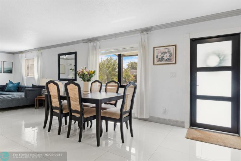  Single Family Homes Photo 7: 4010 NW 8th Ter  Fort Lauderdale,  FL 33309