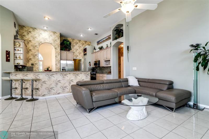  Single Family Homes Photo 10: 1520 SE 4th Ct  Deerfield Beach,  FL 33441