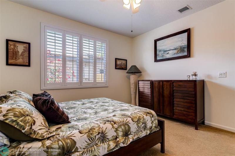  Single Family Homes Photo 23: 1520 SE 4th Ct  Deerfield Beach,  FL 33441