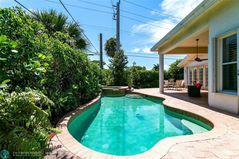  Single Family Homes Photo 30: 1520 SE 4th Ct  Deerfield Beach,  FL 33441