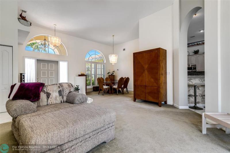  Single Family Homes Photo 5: 1520 SE 4th Ct  Deerfield Beach,  FL 33441