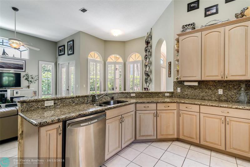  Single Family Homes Photo 7: 1520 SE 4th Ct  Deerfield Beach,  FL 33441