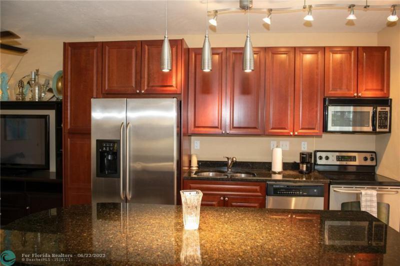  Condo & Townhome Photos