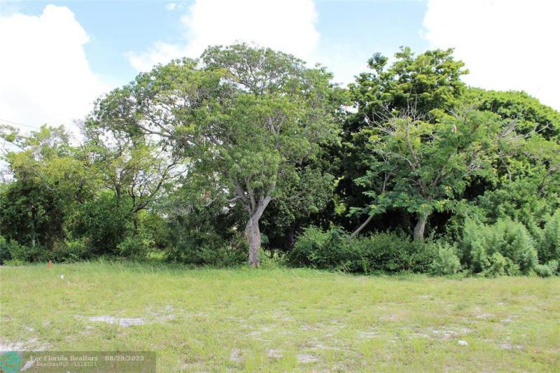  Commercial & Industrial Land Images 