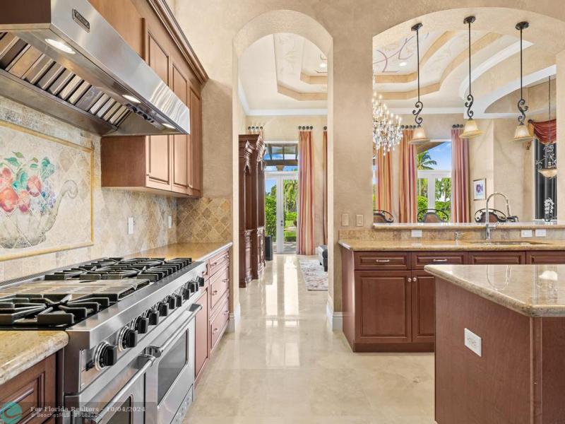  Single Family Homes Photo 31: 12575 Stoneway Ct  Davie,  FL 33330
