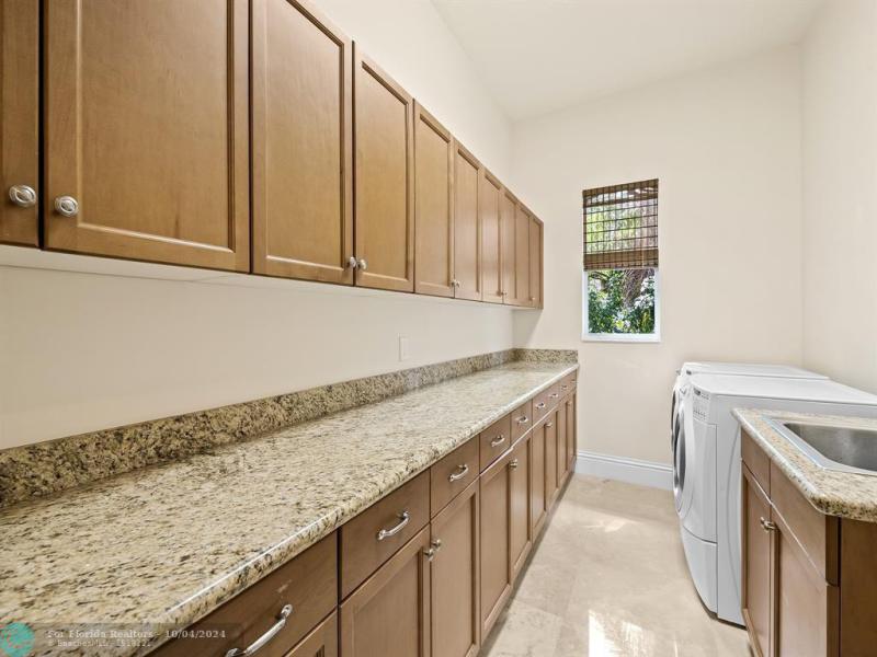  Single Family Homes Photo 40: 12575 Stoneway Ct  Davie,  FL 33330