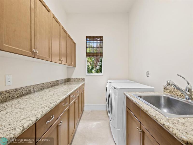  Single Family Homes Photo 41: 12575 Stoneway Ct  Davie,  FL 33330