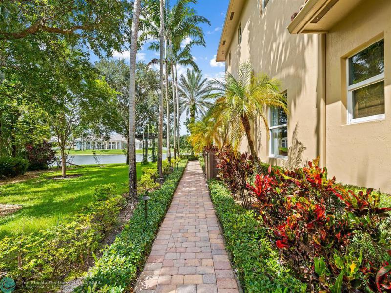  Single Family Homes Photo 80: 12575 Stoneway Ct  Davie,  FL 33330