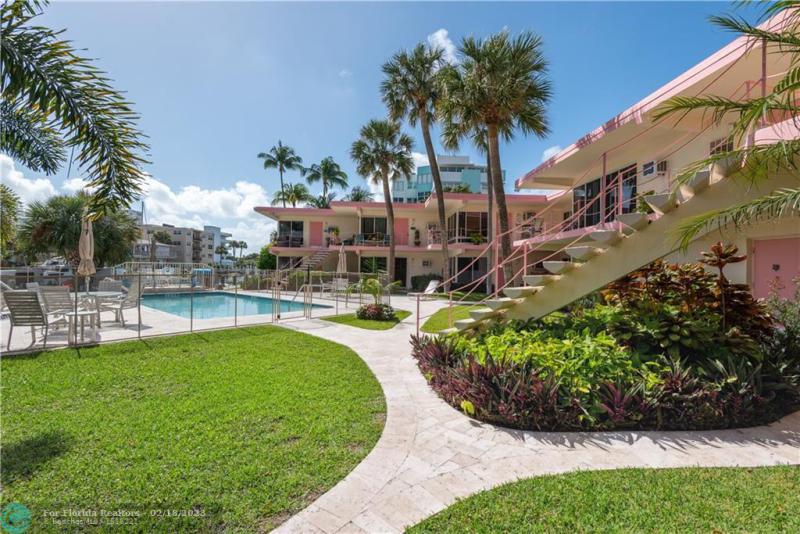  Condo & Townhome Photos