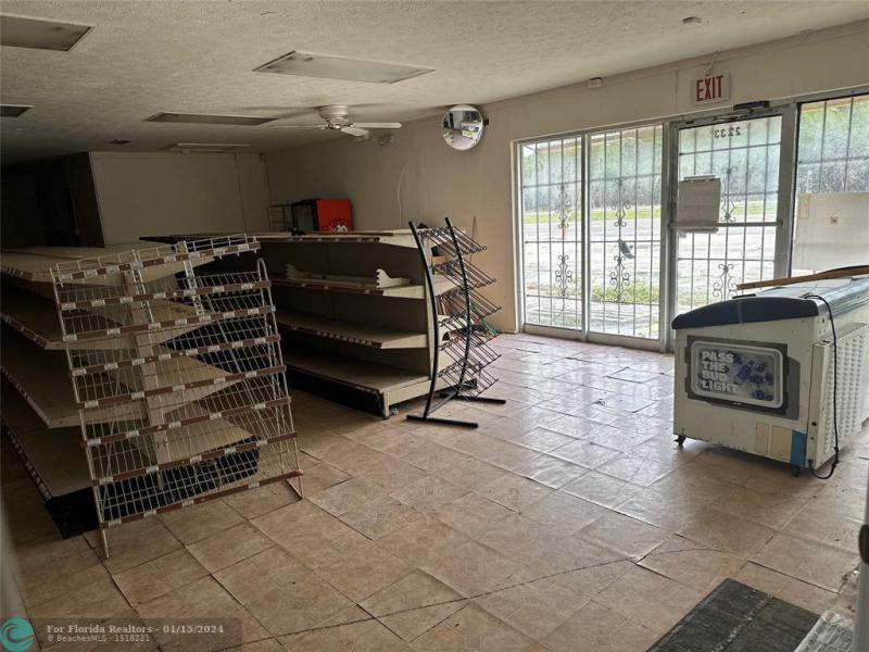  Commercial & Industrial Land Images 