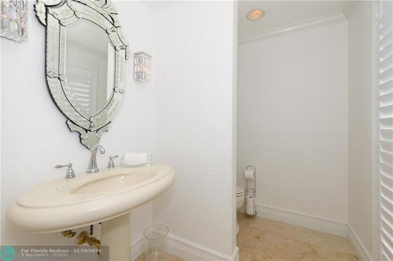  Single Family Homes Photo 10: 2 COMPASS LN  Fort Lauderdale,  FL 33308