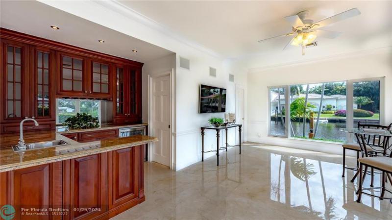  Single Family Homes Photo 13: 2 COMPASS LN  Fort Lauderdale,  FL 33308