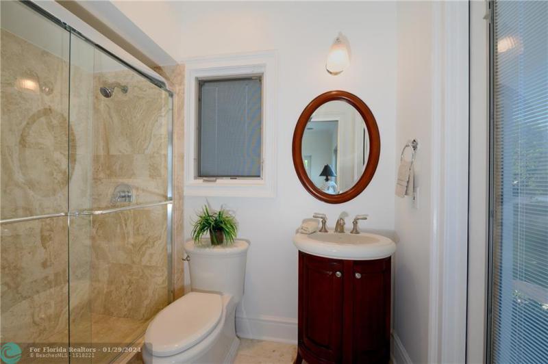  Single Family Homes Photo 14: 2 COMPASS LN  Fort Lauderdale,  FL 33308