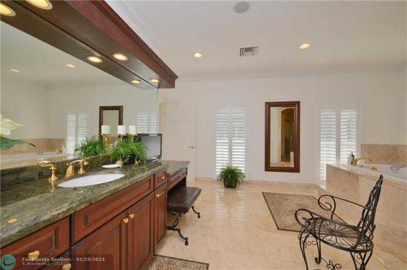  Single Family Homes Photo 28: 2 COMPASS LN  Fort Lauderdale,  FL 33308