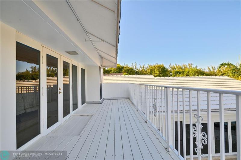  Single Family Homes Photo 31: 2 COMPASS LN  Fort Lauderdale,  FL 33308