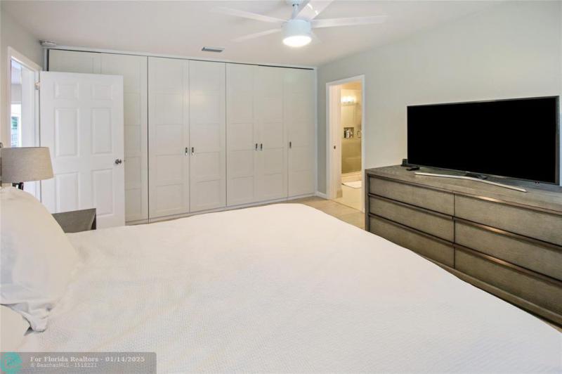  Single Family Homes Photo 12: 1215 SE 11th Ave  Deerfield Beach,  FL 33441