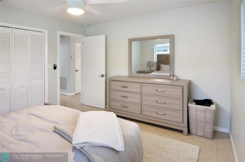  Single Family Homes Photo 15: 1215 SE 11th Ave  Deerfield Beach,  FL 33441